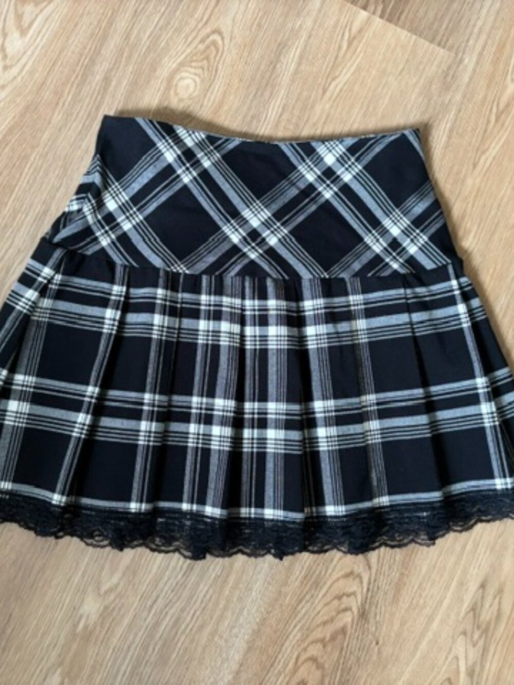 Necessary Objects Y2K Schoolgirl Goth Black Plaid Lace Trim Mini Skirt EUC XS